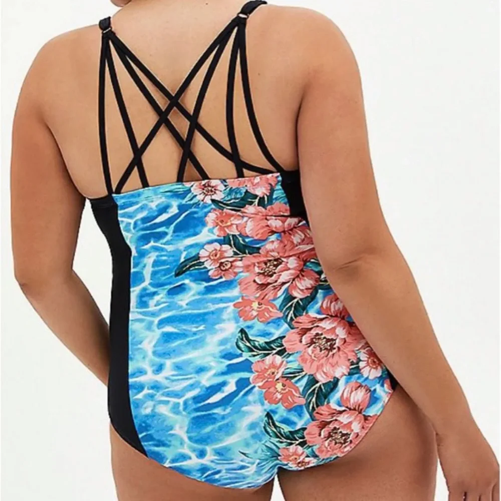 Swimsuit - Picture 3 of 4